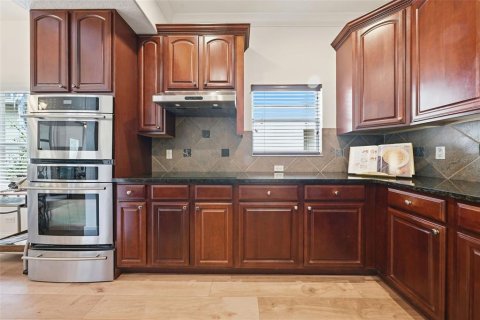 House in Orlando, Florida 4 bedrooms, 254.55 sq.m. № 2394159 - photo 15