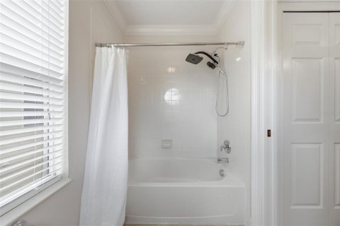 House in Orlando, Florida 4 bedrooms, 254.55 sq.m. № 2394159 - photo 25