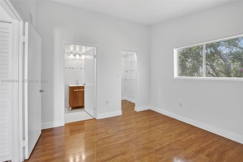 Condominio en alquiler en Pembroke Pines, Florida, 2 dormitorios, 94.39 m2 № 2057668 - foto 8