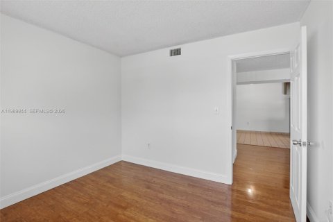 Condominio en alquiler en Pembroke Pines, Florida, 2 dormitorios, 94.39 m2 № 2057668 - foto 10