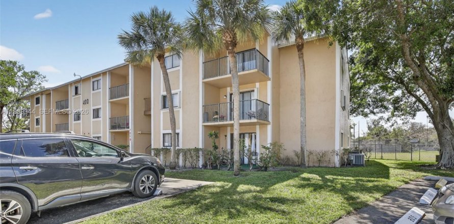 Condominio en Pembroke Pines, Florida, 2 dormitorios  № 2057668