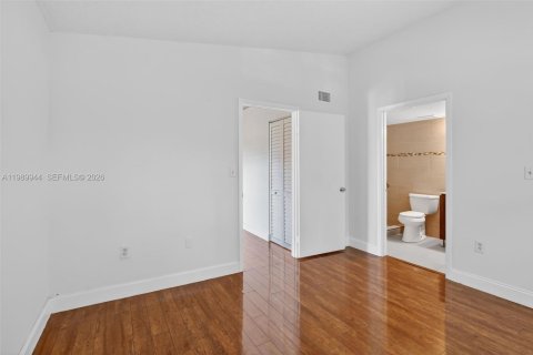 Condominio en alquiler en Pembroke Pines, Florida, 2 dormitorios, 94.39 m2 № 2057668 - foto 7