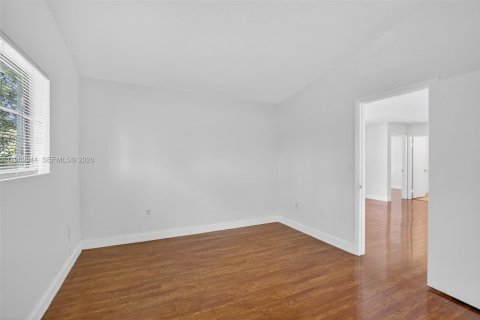 Condominio en alquiler en Pembroke Pines, Florida, 2 dormitorios, 94.39 m2 № 2057668 - foto 6