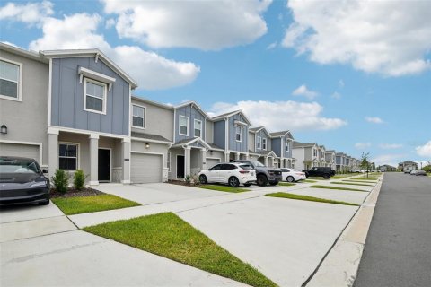 Adosado en venta en Clermont, Florida, 3 dormitorios, 170.38 m2 № 2108231 - foto 3