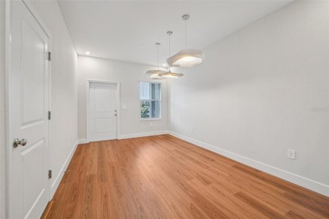 Adosado en venta en Clermont, Florida, 3 dormitorios, 170.38 m2 № 2108231 - foto 6