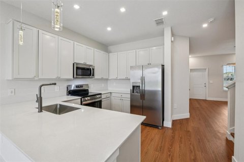 Adosado en venta en Clermont, Florida, 3 dormitorios, 170.38 m2 № 2108231 - foto 16