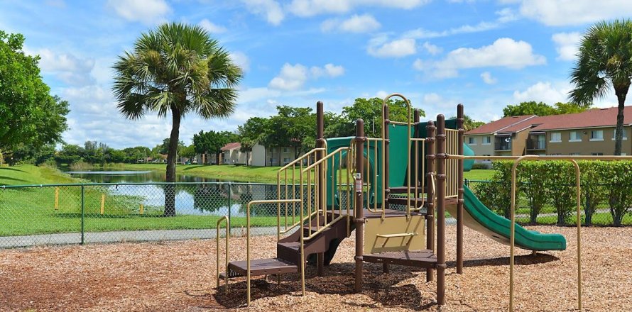 Casa en West Palm Beach, Florida 3 dormitorios, 85.75 m2 № 970369