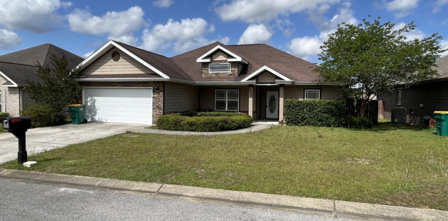 House in Crestview, Florida 4 bedrooms, 177.44 sq.m. № 560909