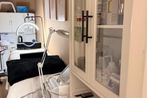 Propiedad comercial en venta en Davie, Florida № 2023389 - foto 8