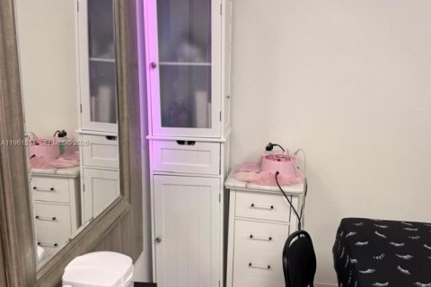 Propiedad comercial en venta en Davie, Florida № 2023389 - foto 18