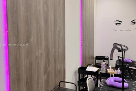 Propiedad comercial en venta en Davie, Florida № 2023389 - foto 15