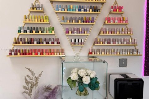 Commercial property in Hallandale Beach, Florida № 2023389 - photo 25