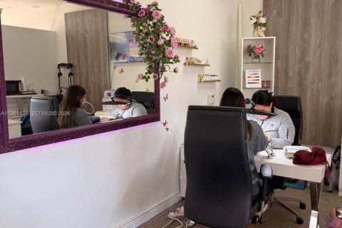 Propiedad comercial en venta en Davie, Florida № 2023389 - foto 5