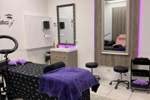 Commercial property in Hallandale Beach, Florida № 2023389 - photo 23