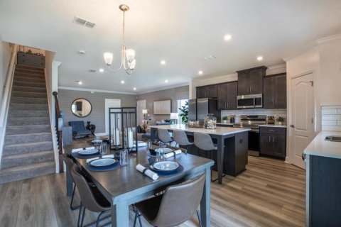 Townhouse in San Antonio, Florida 3 bedrooms, 152.27 sq.m. № 1911465 - photo 3