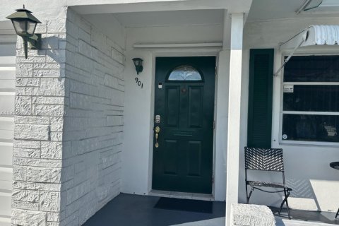 House in Boynton Beach, Florida 2 bedrooms, 122.35 sq.m. № 2006706 - photo 2