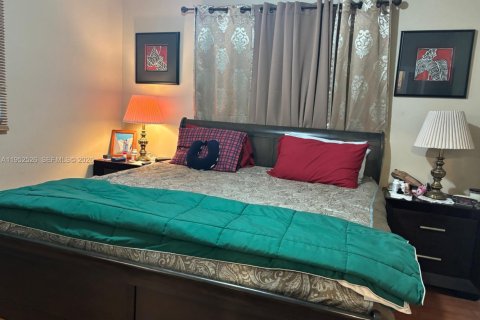 House in Boynton Beach, Florida 2 bedrooms, 122.35 sq.m. № 2006706 - photo 17