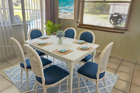 House in Boynton Beach, Florida 2 bedrooms, 122.35 sq.m. № 2006706 - photo 4