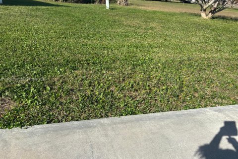 House in Boynton Beach, Florida 2 bedrooms, 122.35 sq.m. № 2006706 - photo 24