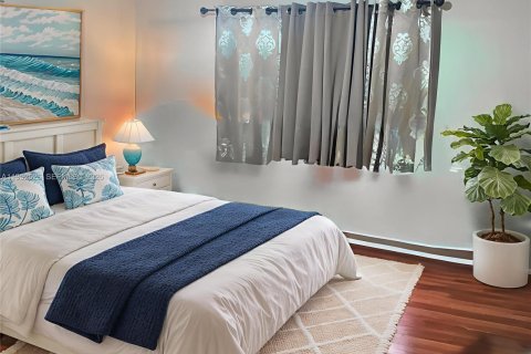 House in Boynton Beach, Florida 2 bedrooms, 122.35 sq.m. № 2006706 - photo 12