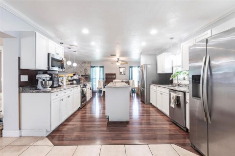Villa ou maison à vendre à Port Charlotte, Floride: 4 chambres, 169.64 m2 № 1786635 - photo 9