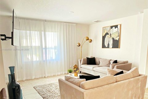 Купить виллу или дом в Порт-Сент-Луси, Флорида 4 спальни, 173.45м2, № 2052281 - фото 3