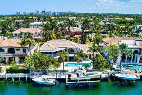 Villa ou maison à Lighthouse Point, Floride 4 chambres, 340.02 m2 № 2081757