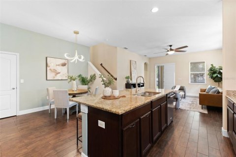 House in Tampa, Florida 4 bedrooms, 233.28 sq.m. № 1870582 - photo 8