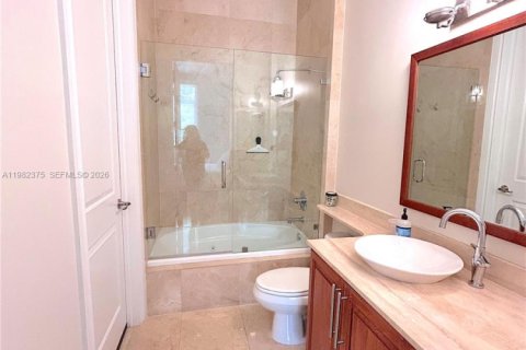 Снять в аренду квартиру в Корал-Гейблс, Флорида 1 спальня, 64.75м2, № 2080509 - фото 11