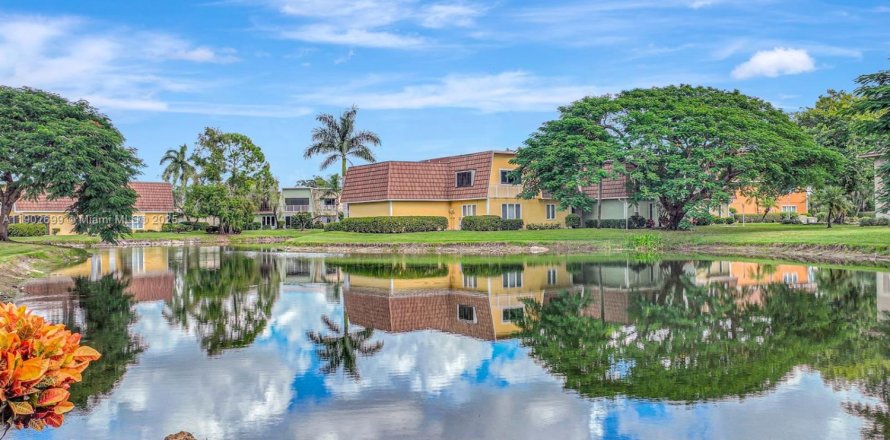 Condo in Naples, Florida, 1 bedroom  № 2034920