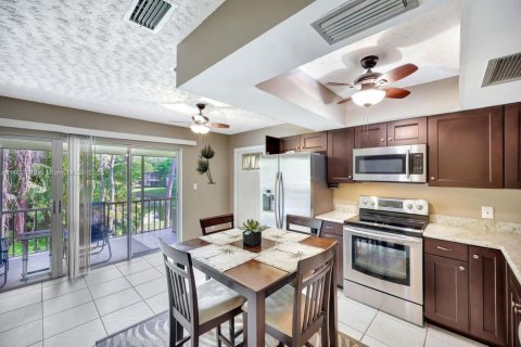 Condo in Naples, Florida, 1 bedroom  № 2034920 - photo 14