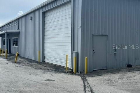 Commercial property in Apopka, Florida 1646.97 sq.m. № 2427133 - photo 19