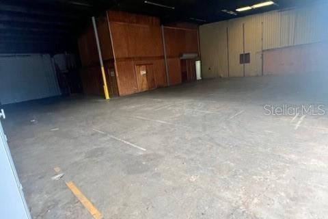 Commercial property in Apopka, Florida 1646.97 sq.m. № 2427133 - photo 17