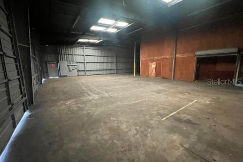 Commercial property in Apopka, Florida 1646.97 sq.m. № 2427133 - photo 10