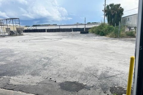 Commercial property in Apopka, Florida 1646.97 sq.m. № 2427133 - photo 12