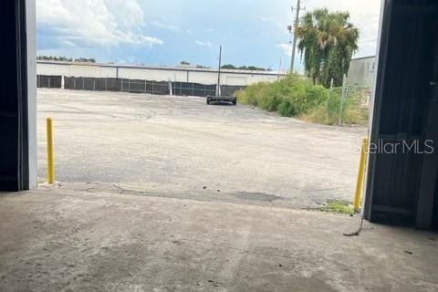 Commercial property in Apopka, Florida 1646.97 sq.m. № 2427133 - photo 11