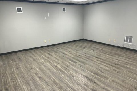 Commercial property in Apopka, Florida 1646.97 sq.m. № 2427133 - photo 8