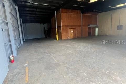 Commercial property in Apopka, Florida 1646.97 sq.m. № 2427133 - photo 16