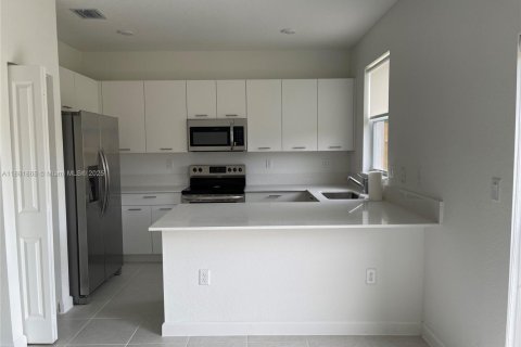Townhouse in Miami, Florida 3 bedrooms, 138.33 sq.m. № 1924757 - photo 2