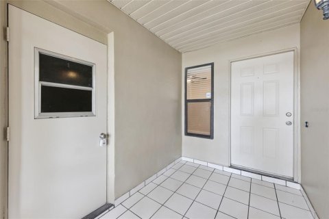 House in Oviedo, Florida 3 bedrooms, 129.41 sq.m. № 2121126 - photo 3