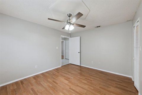 House in Oviedo, Florida 3 bedrooms, 129.41 sq.m. № 2121126 - photo 10