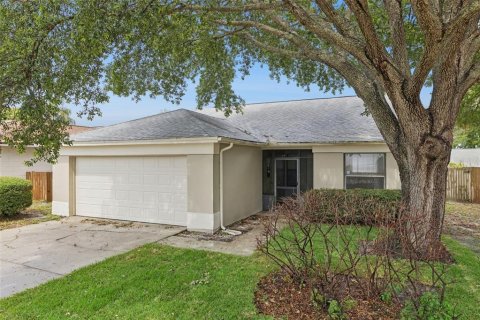 House in Oviedo, Florida 3 bedrooms, 129.41 sq.m. № 2121126 - photo 2