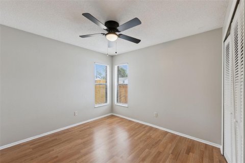 House in Oviedo, Florida 3 bedrooms, 129.41 sq.m. № 2121126 - photo 13