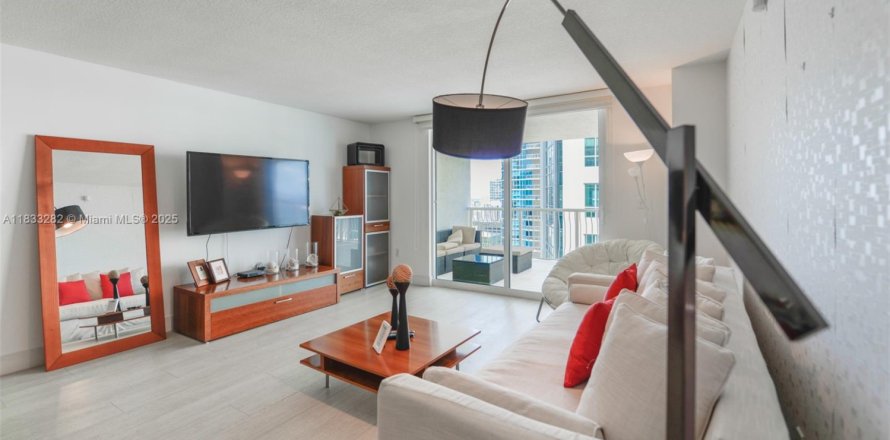 Appartement à Miami, Floride 1 chambre, 75.99 m2 № 1811374