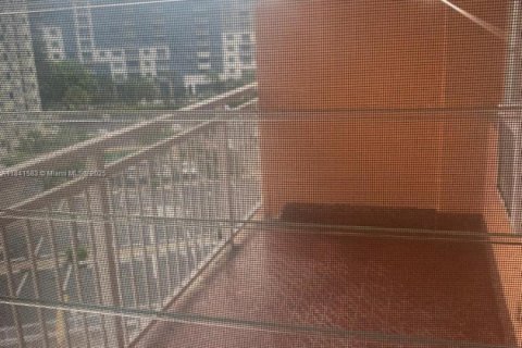 Снять в аренду кондоминиум в Норт-Майами-Бич, Флорида 1 спальня, 73.39м2, № 1978622 - фото 3