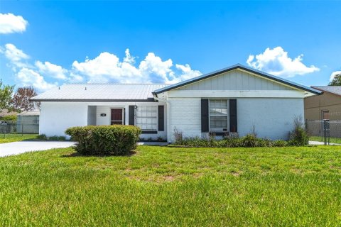House in Kissimmee, Florida 2 bedrooms, 109.25 sq.m. № 2096159