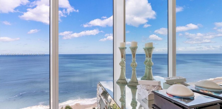 Condo à Hollywood, Floride, 3 chambres  № 1955533