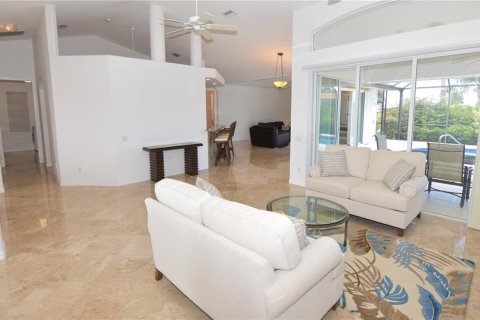 House in Punta Gorda, Florida 4 bedrooms, 301.84 sq.m. № 1658899 - photo 8