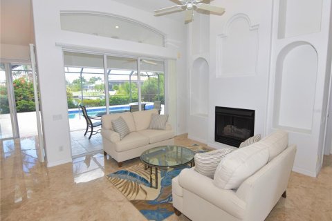 House in Punta Gorda, Florida 4 bedrooms, 301.84 sq.m. № 1658899 - photo 10