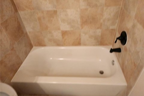 Condo in Tampa, Florida, 4 bedrooms № 2258263 - photo 13